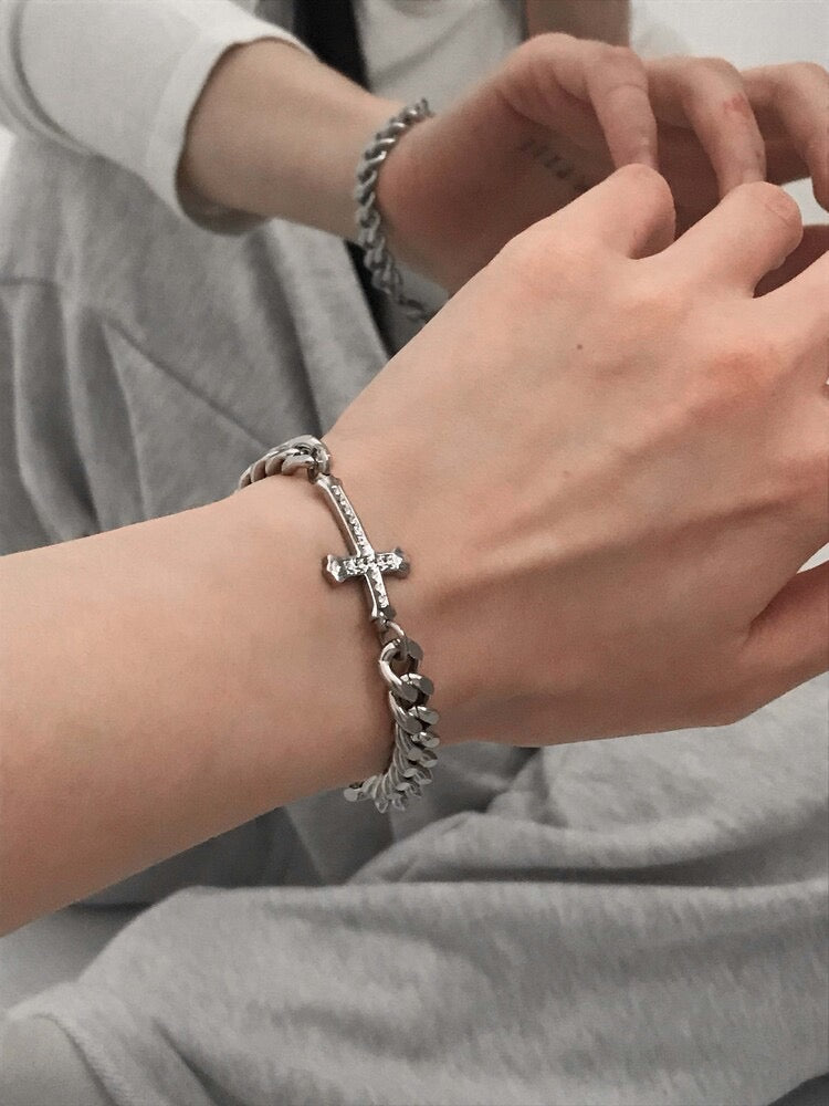 [kr | pre-order] ofuse cross bracelet