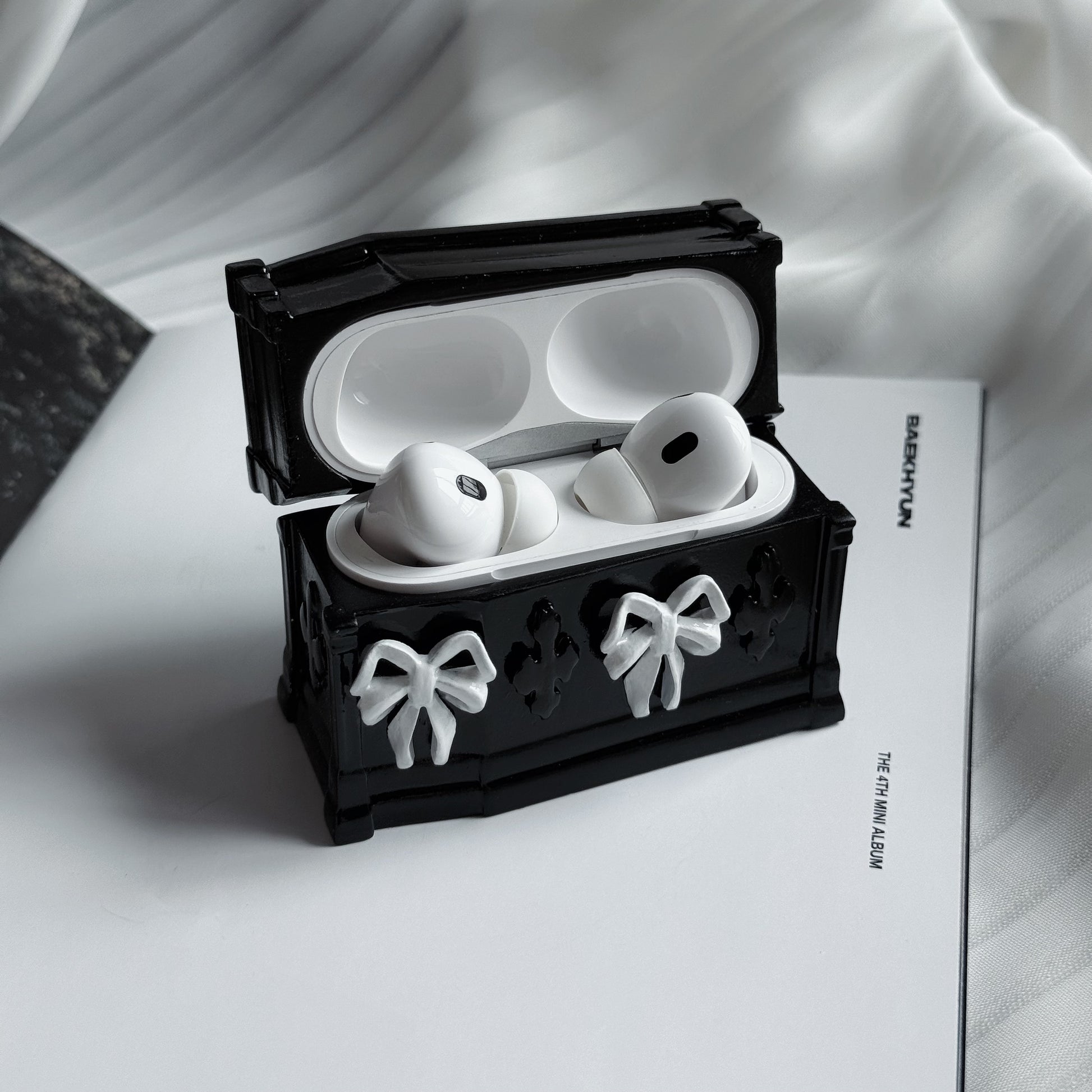[cn | pre-order] coquette coffin airpods case