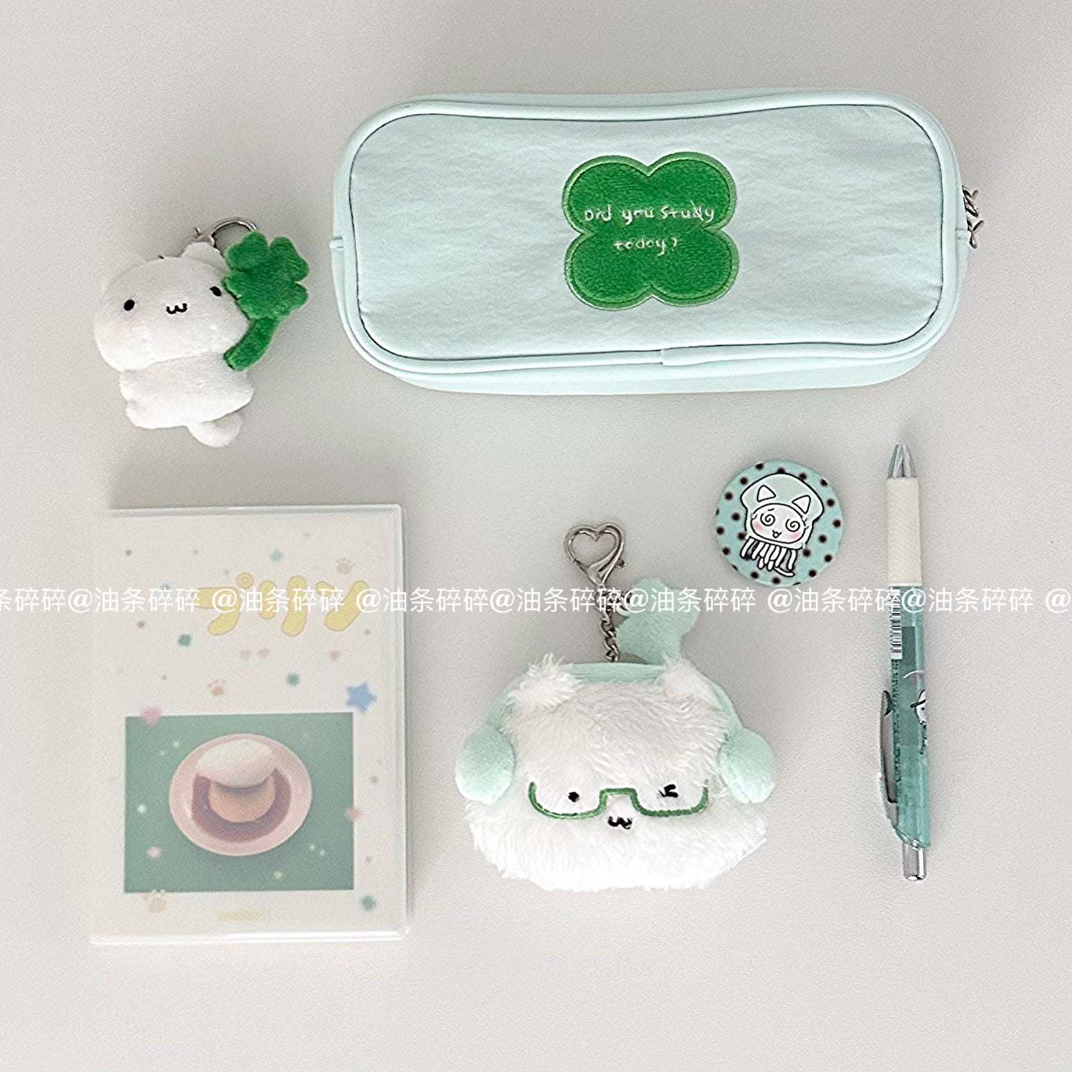 [cn | pre-order] white cat plush airpods pouch keyring