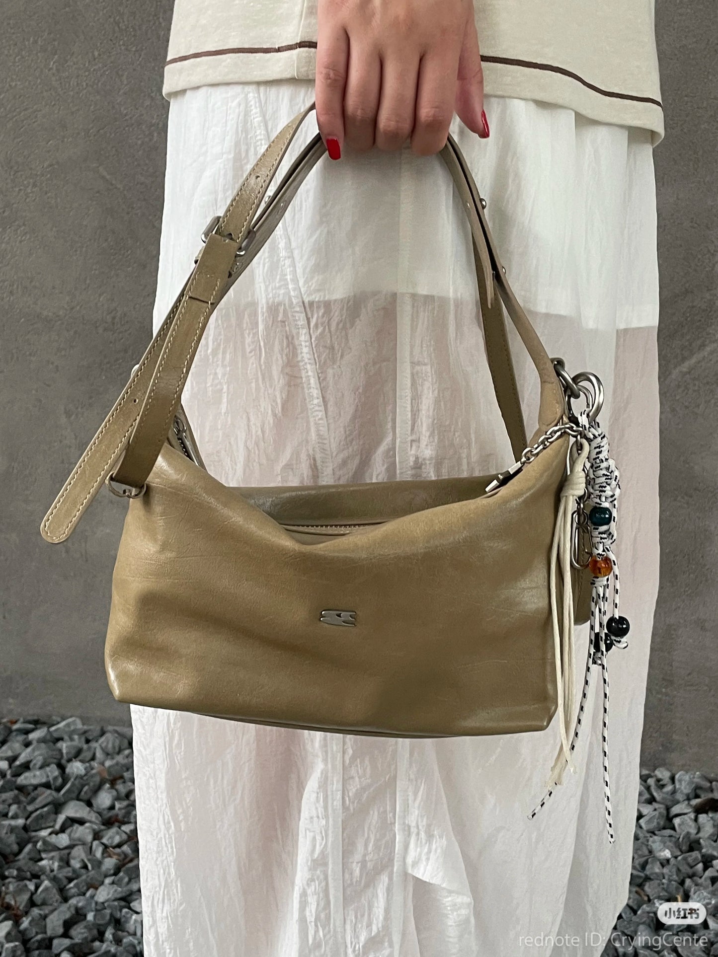[cn | pre-order] crying center lunchbox hobo bag