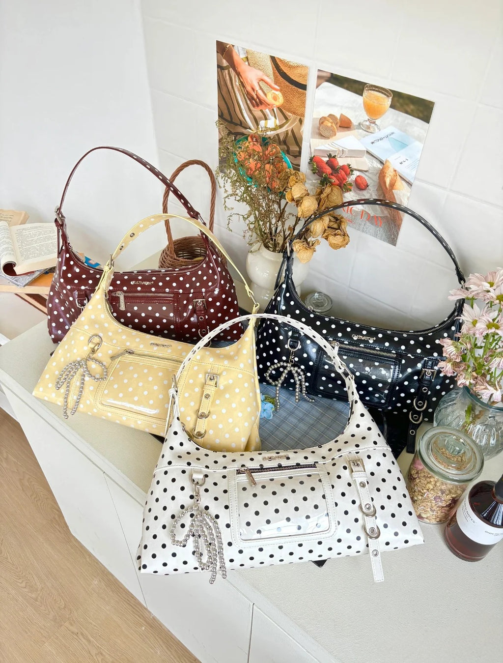 [cn | pre-order] cultivator polka crossbody hobo bag - large