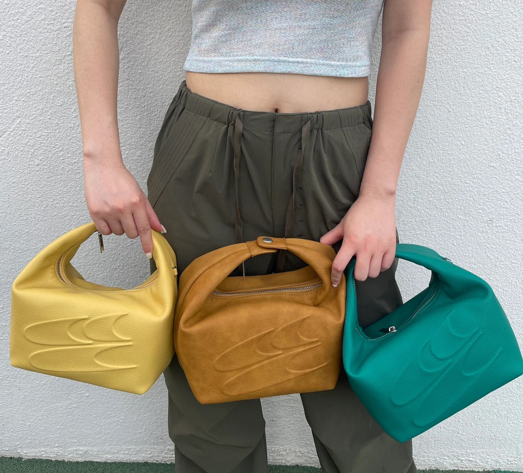 [cn | pre-order] crying center leather lunch crossbody hand bag