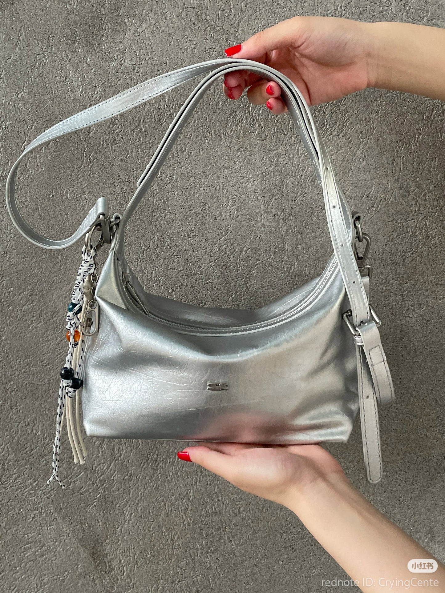[cn | pre-order] crying center lunchbox hobo bag