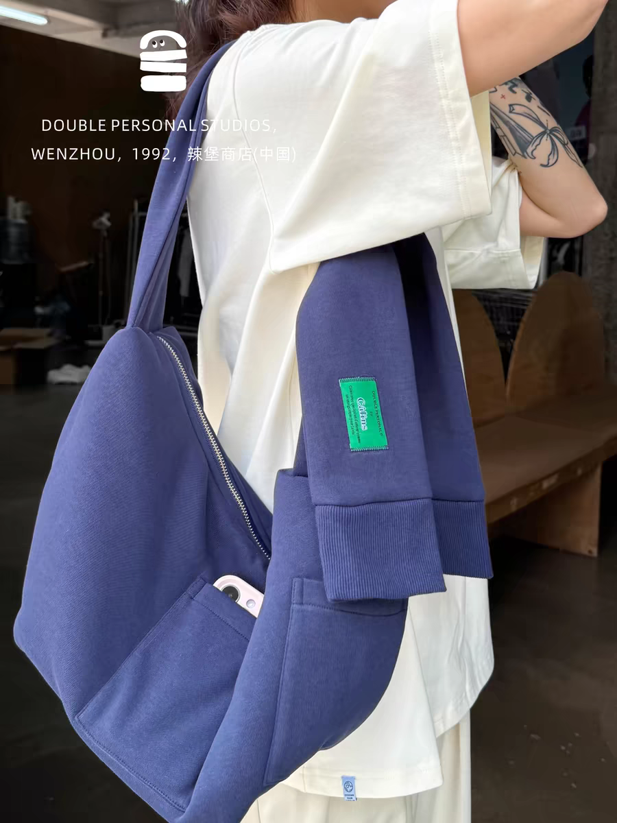 [cn | pre-order] hoodie sweatshirt hug bag crossbody