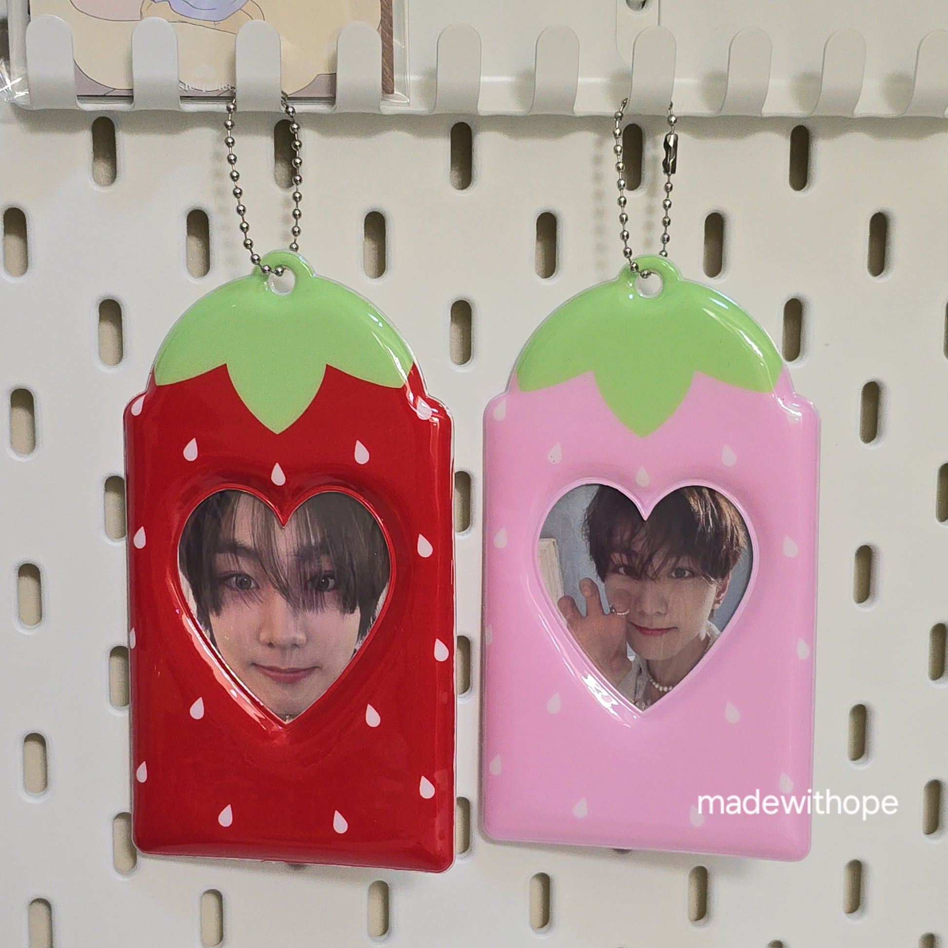 <madewithope> sweet strawberry photocard holder