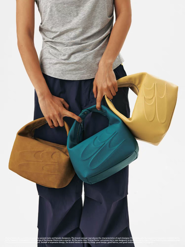 [cn | pre-order] crying center leather lunch crossbody hand bag